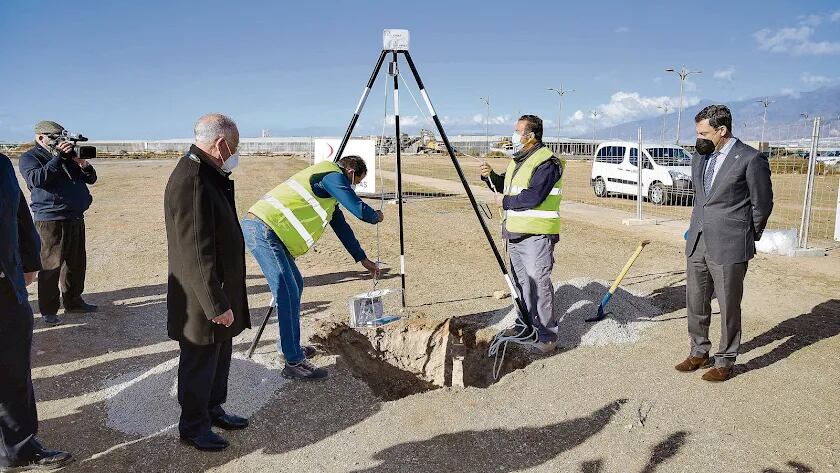 Primera piedra del nuevo Hospital de Roquetas.
