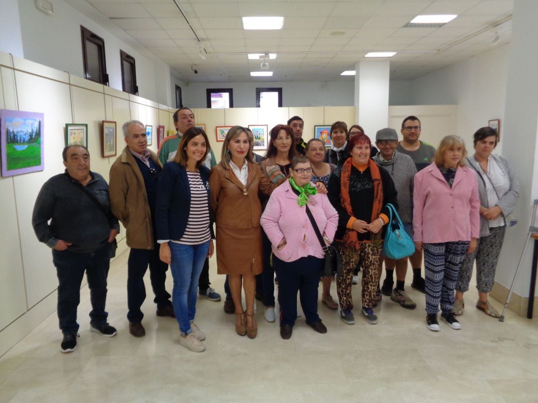 A la inauguración asistieron algunos de los artistas