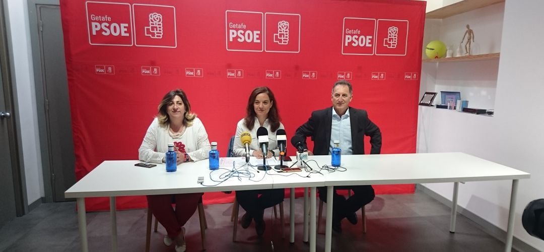 Sara Hernández y dos de sus ediles electos