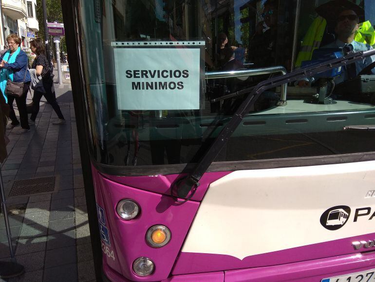 Horas cruciales en la negociación sobre la huelga de autobuses de Palencia