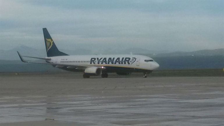 Primer avión de vuelo regular que llega al aeropuerto de Castellón