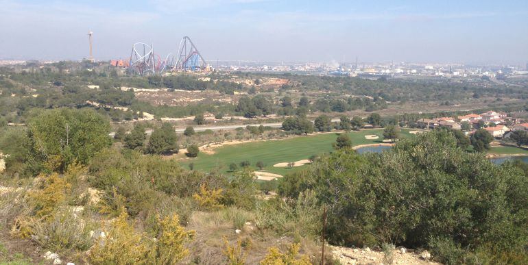 Terrenys on s'ha de construir el macro complex.