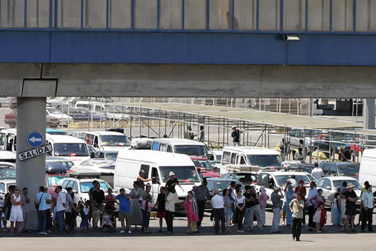 Hasta nueve horas de espera para cruzar a Marruecos (Reuters)