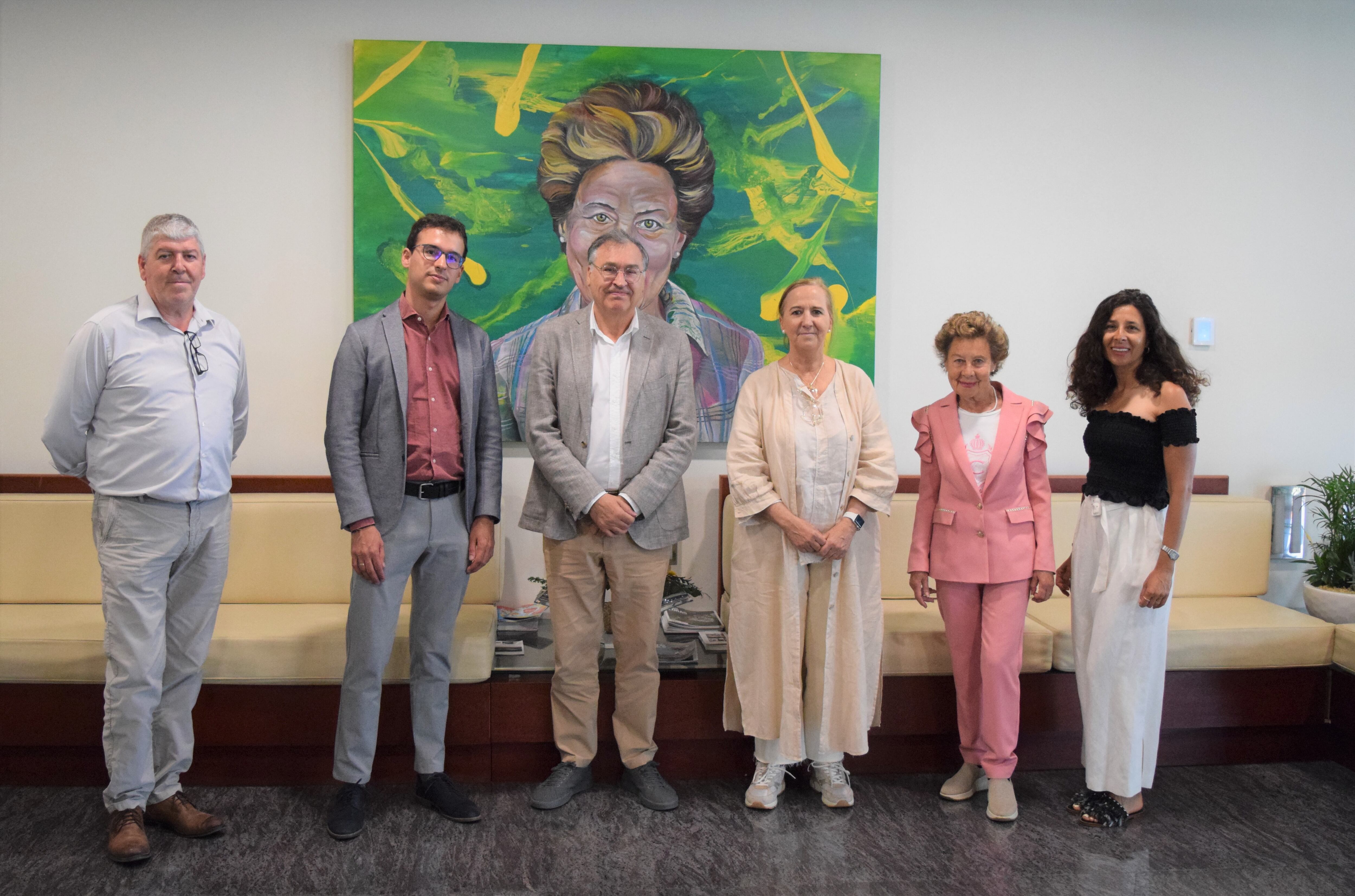 La presidenta de la Confederación Hidrográfica del Duero visita Galletas Gullón