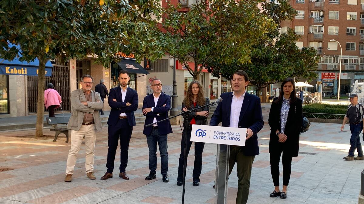 Mañueco coge la camiseta electoral de Morala para vestirse de "alcalde" y devolver a Ponferrada su liderazgo en el Noroeste