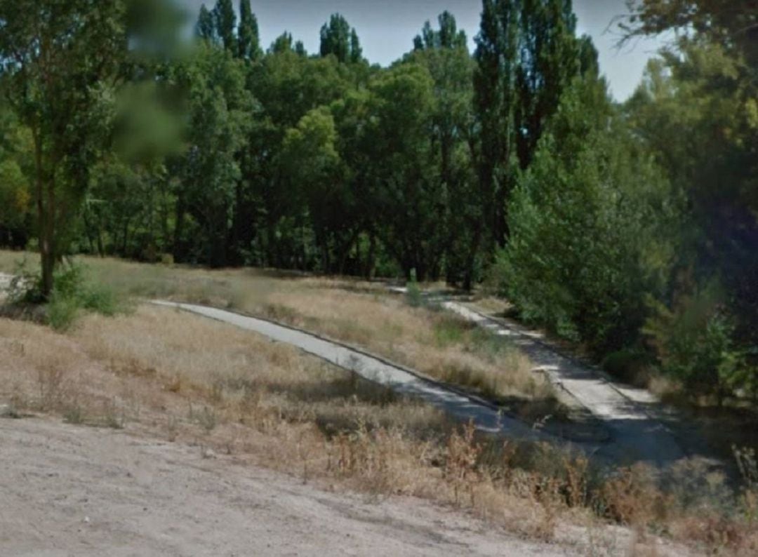 Los terrenos de la discordía fueron expropiados para construir una senda peatonal en la ribera del río