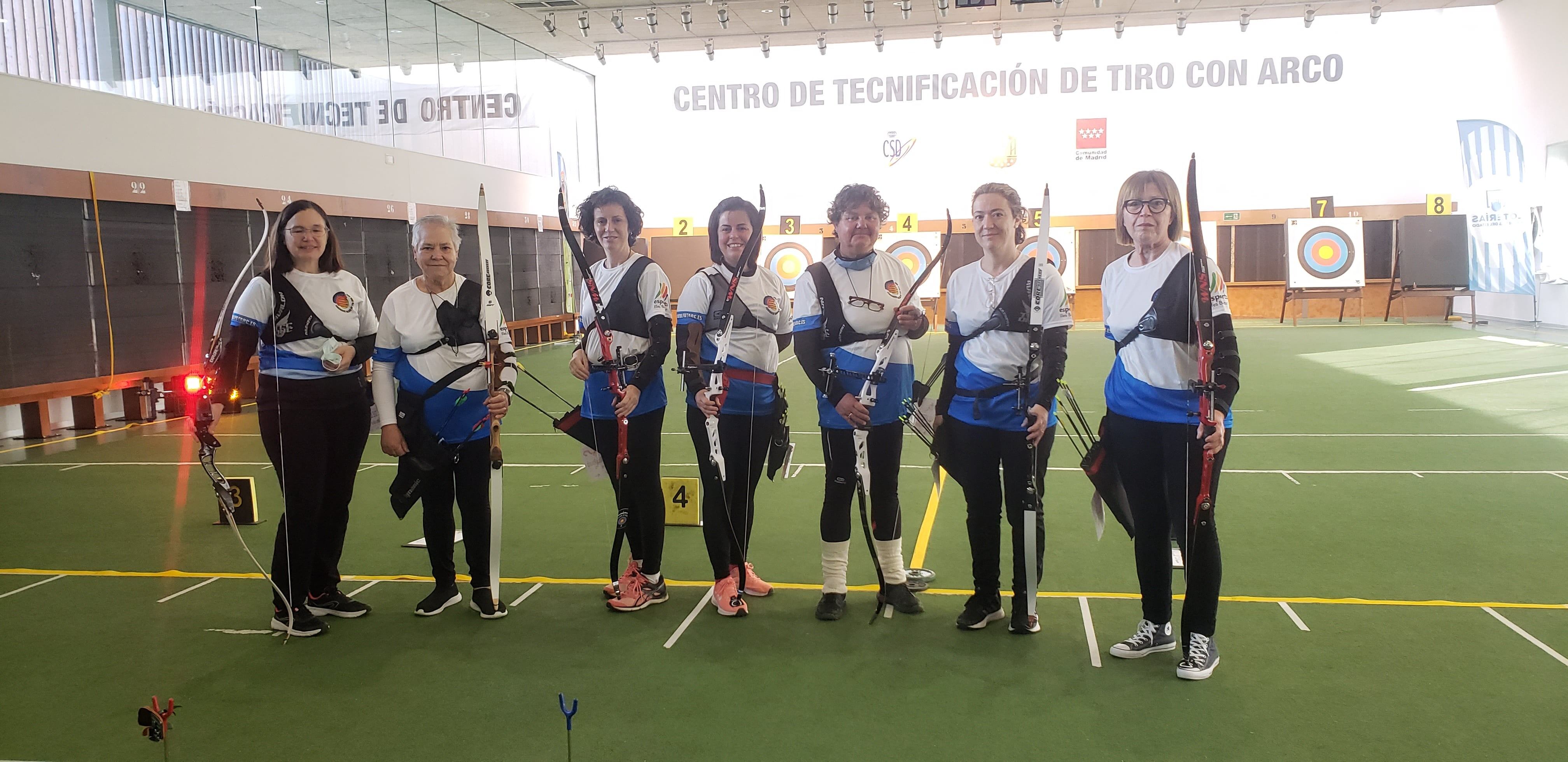 Les competidores menorquines van demostrar un alt nivell en aquest esport que ajuda a prevenir i millorar el limfedema a les dones a que han patit un càncer de pit.