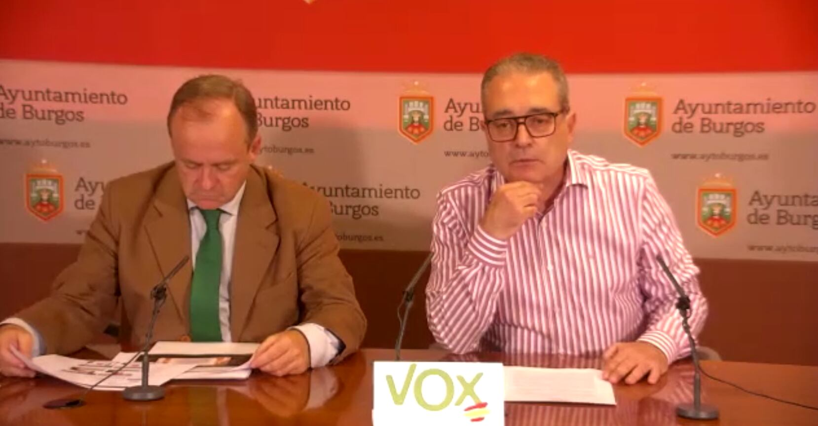 Los concejales de Vox en el Ayuntamiento de Brugos, Fernando Martínez-Acitores y Ángel Martín.