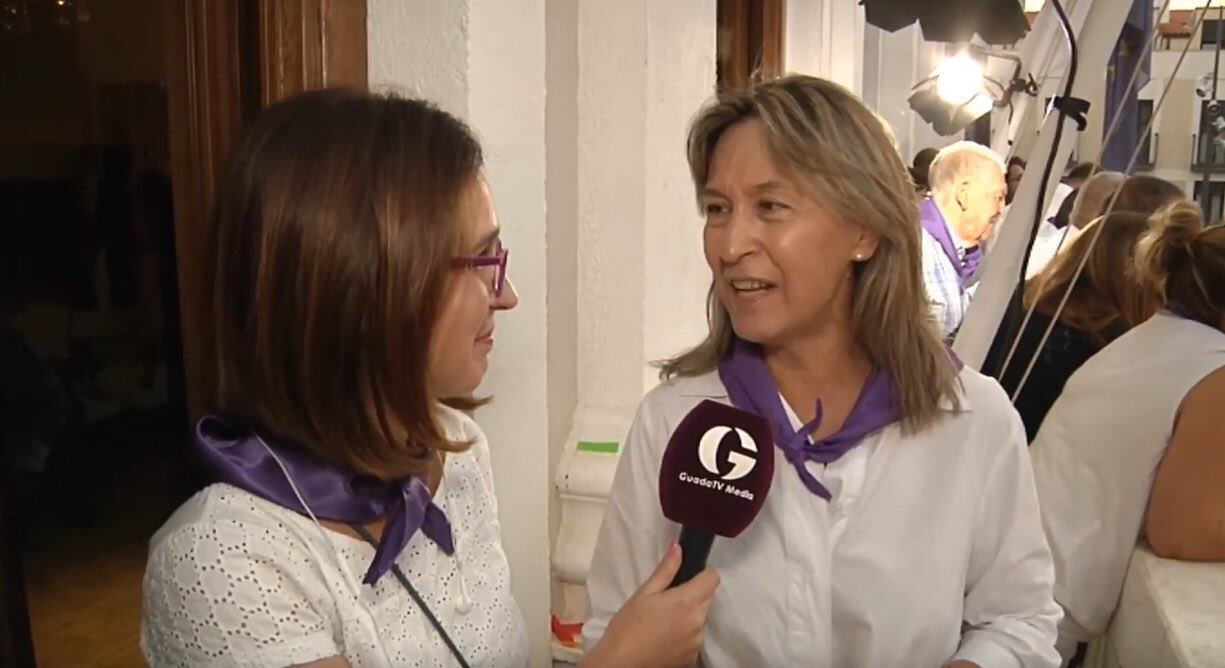 Rosa San Millán junto a Ana Guarinos, alcaldesa de la capital.