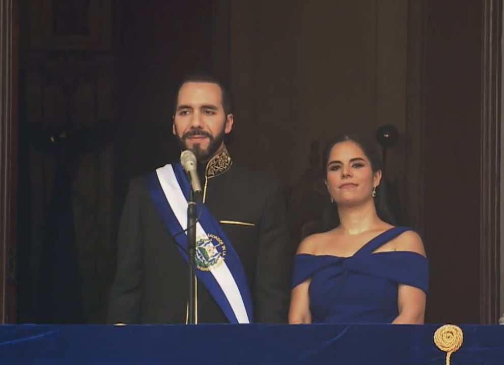 El presidente de El Salvador, Nayib Bukele, investido para un segundo mandato.