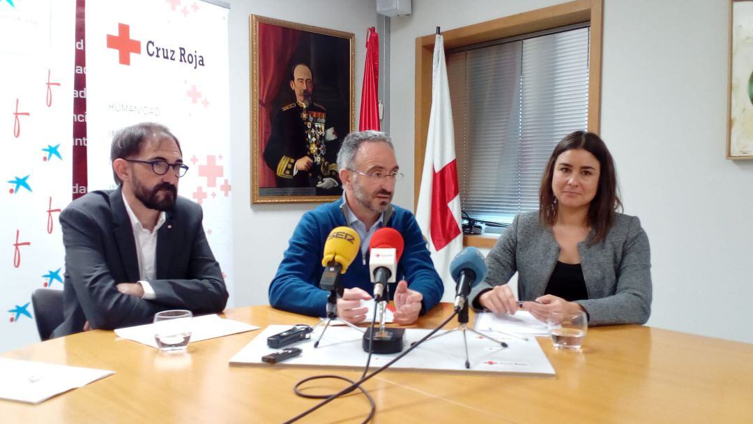 Cruz Roja va a realizar el &#039;Estudio sobre la percepción de soledad de las personas mayores que viven solas en Navarra&#039;, un trabajo sociológico que va a desarrollar con la colaboración de la Universidad Pública de Navarra (UPNA) y con el apoyo del programa &#039;Innova Social&#039; financiado por la Obra Social La Caixa de CaixaBank y la Fundación Caja Navarra