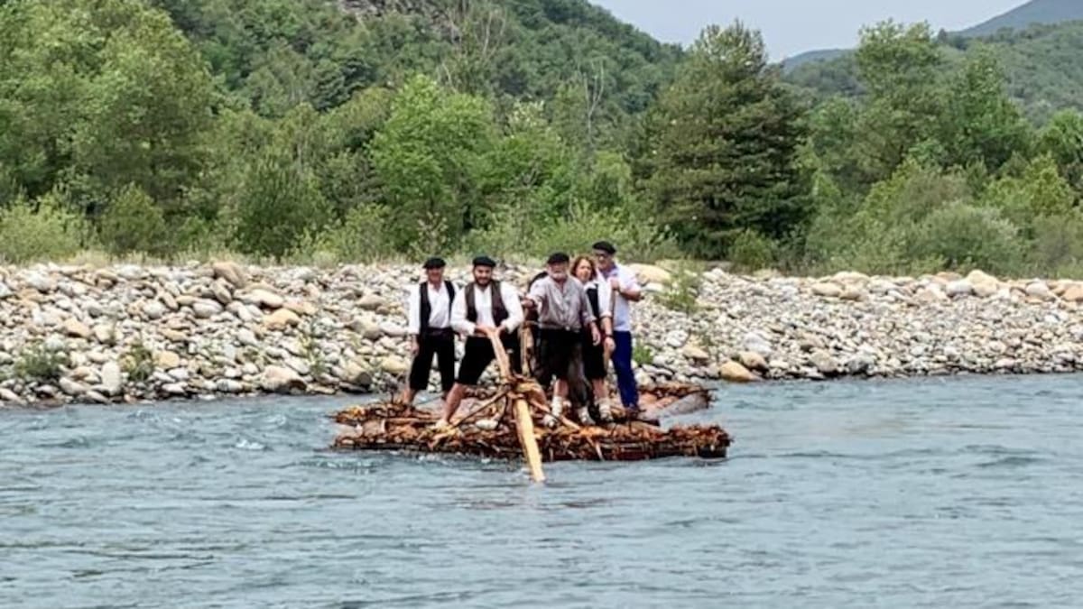 Los Nabateros de Sobrarbe superan con habilidad las dificultades del río Cinca