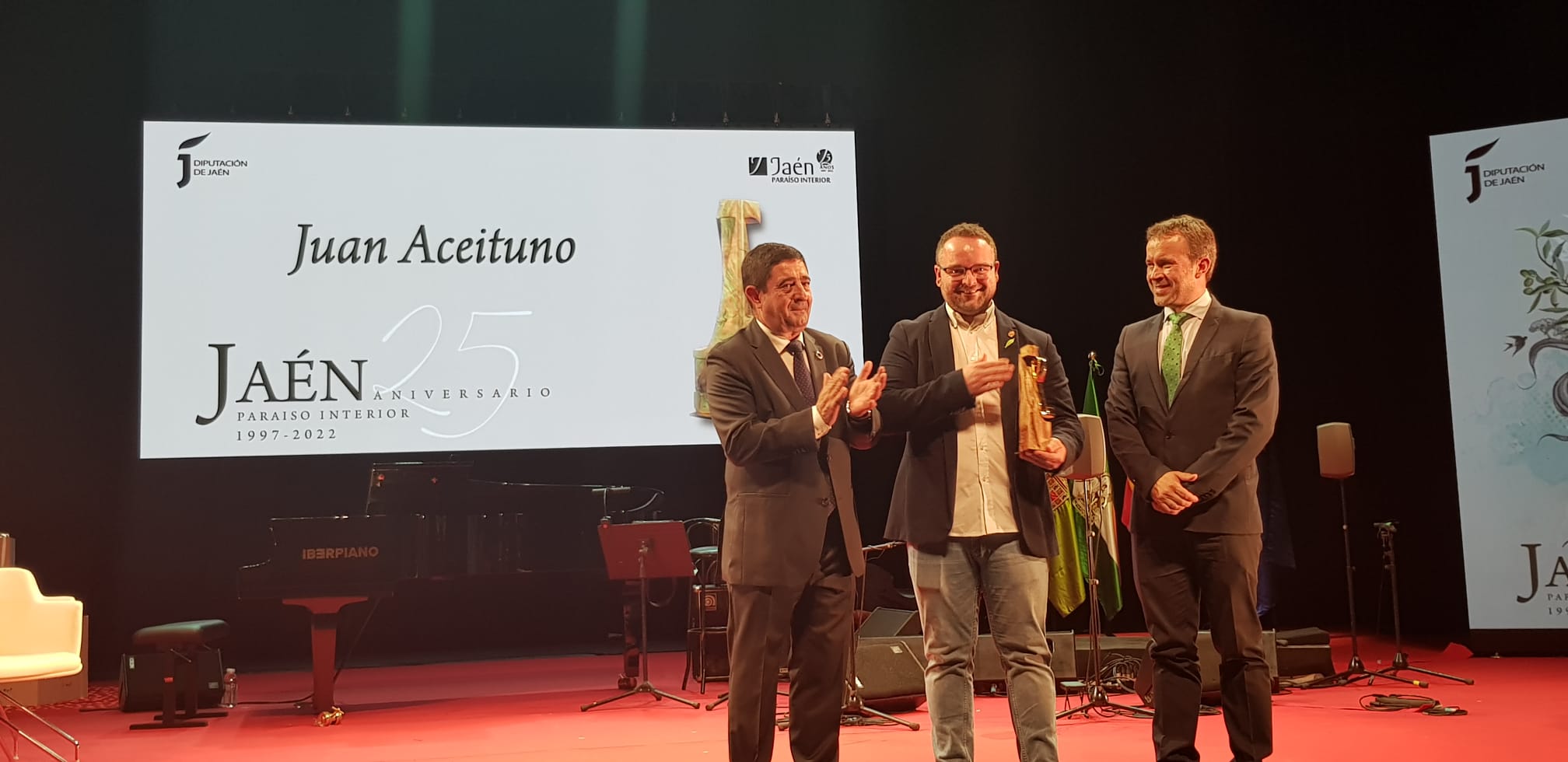 Entrega del premio a Juan Aceituno de restaurante (Dama Juana)