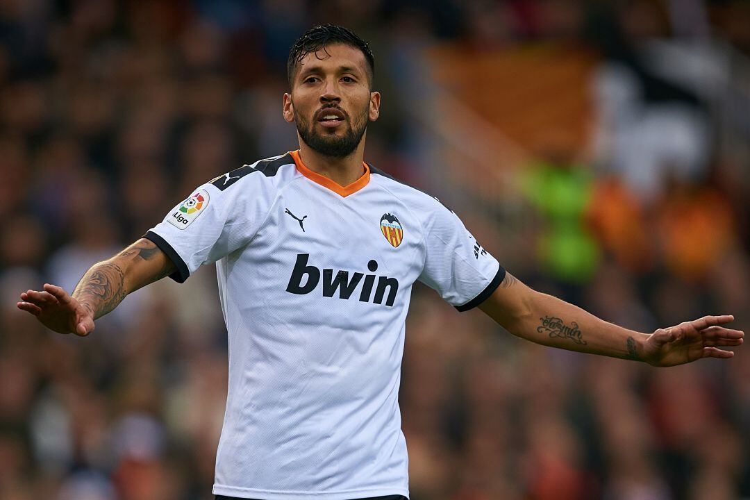 Ezequiel Garay es agente libre tras rescindir con el Valencia.