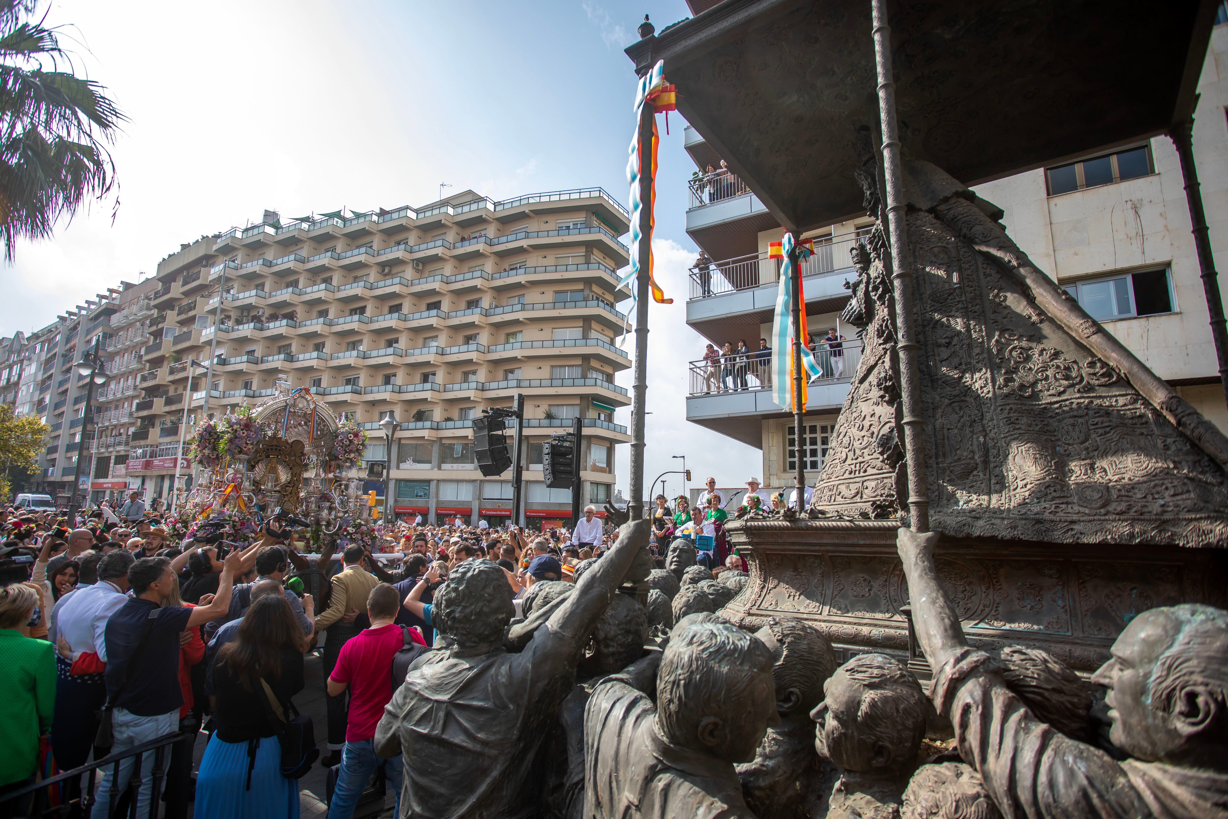 Salida de la Hermandad del Rocío de Emigrantes de Huelva