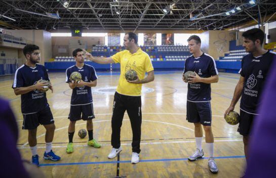 Imagen de un entrenamiento del BM Guadalajara