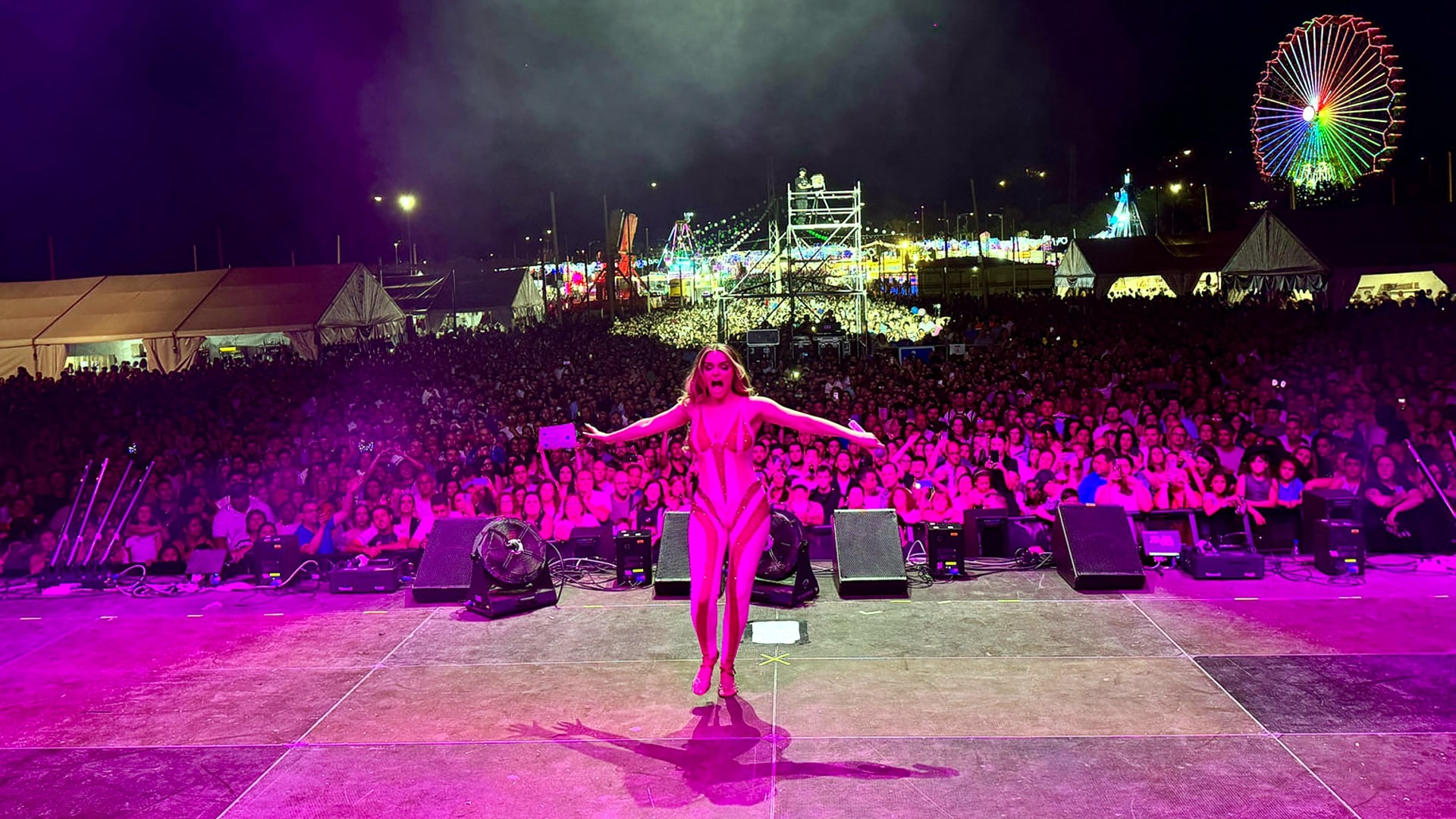 Melody durante su concierto en Antequera