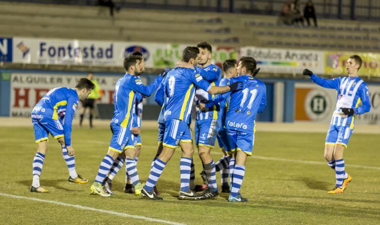 La Arandina puede instalarse en la zona de fase de ascenso si logra un triunfo esta tarde en Salamanca