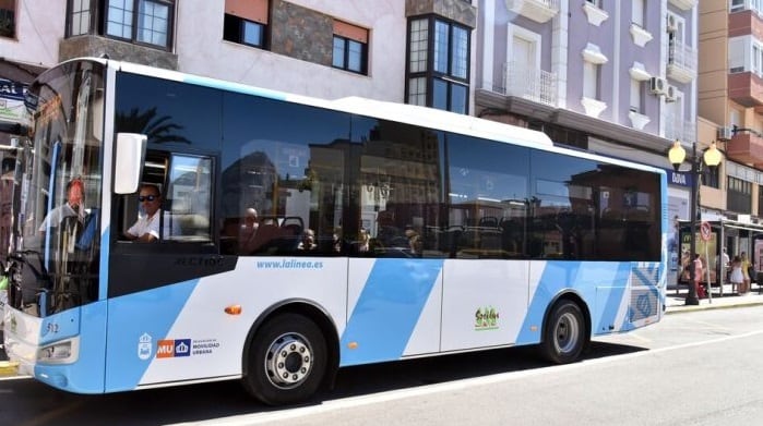 Autobuses en La Línea