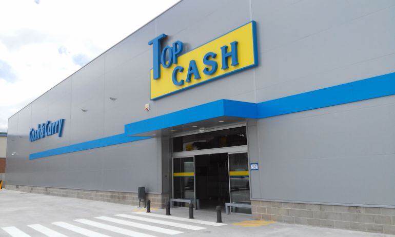 Top Cash se encuentra situado en la calle Río Esla del polígono de las Hervencias 
