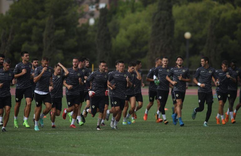 La plantilla del Hércules CF, entrenándose