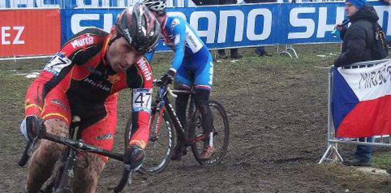 Larrinaga llegó en el puesto 27 a la meta del circuito de Tabor