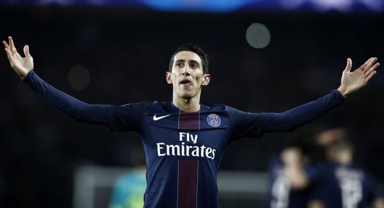 El jugador Ángel Di María de París Saint-Germain celebra el gol ante Barcelona.