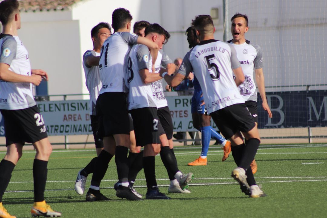 Verdejo celebra el gol de la victoria en Manzanares