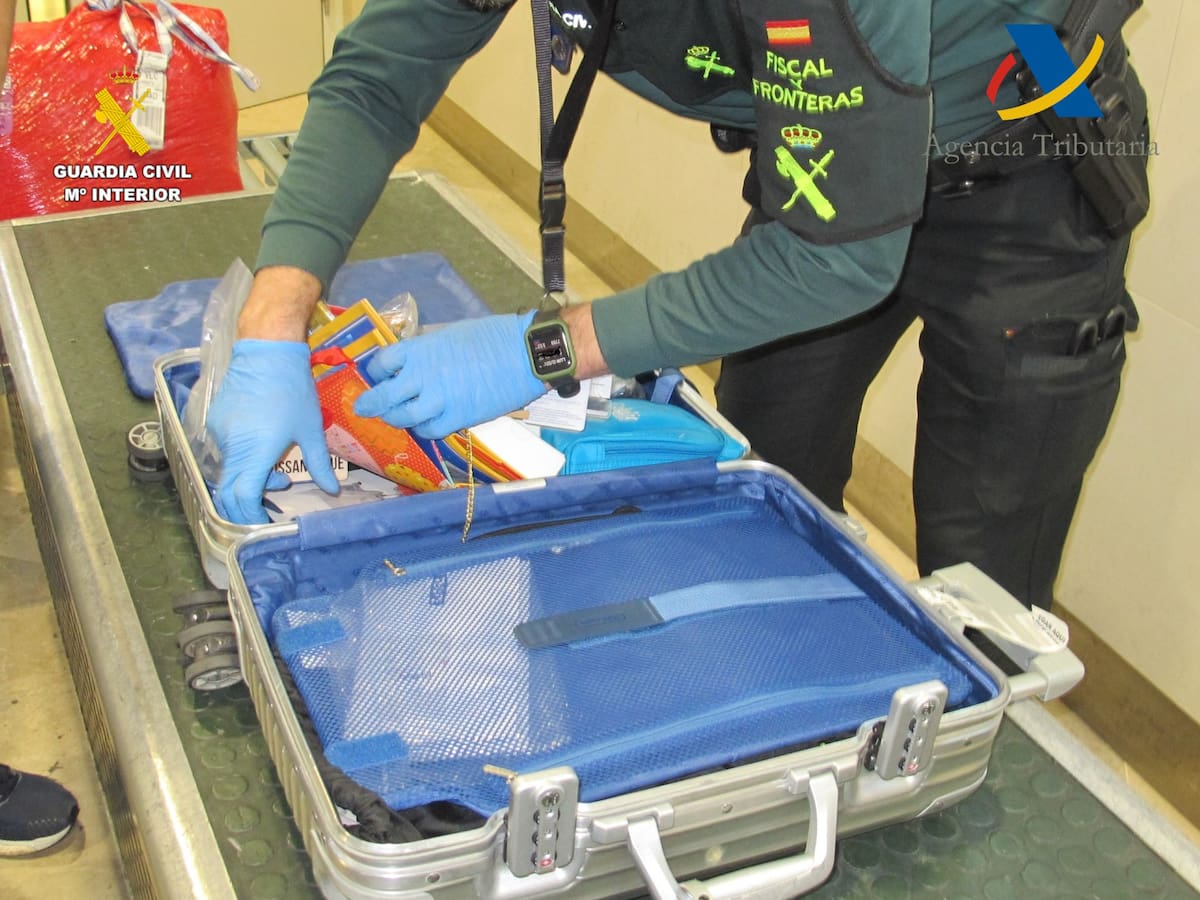 Detenido en Valencia con cuatro kilos de coca en la maleta