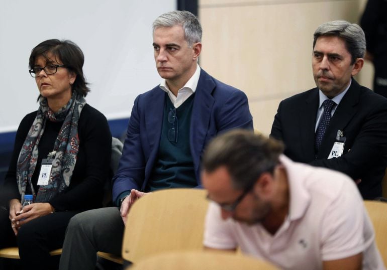 Cristina Ibáñez, exgerente del PP de la Comunidad Valenciana; Ricardo Costa, ex secretario general del PP de la Comunidad Valenciana y exdiputado regional; Álvaro Pérez Alonso &#039;El Bigotes&#039;, responsable de la empresa Orange Market, y Vicente Rambla, exvicepresidente de la Coimunidad Valenciana, durante el juicio que se celebra en la Audiencia Nacional.