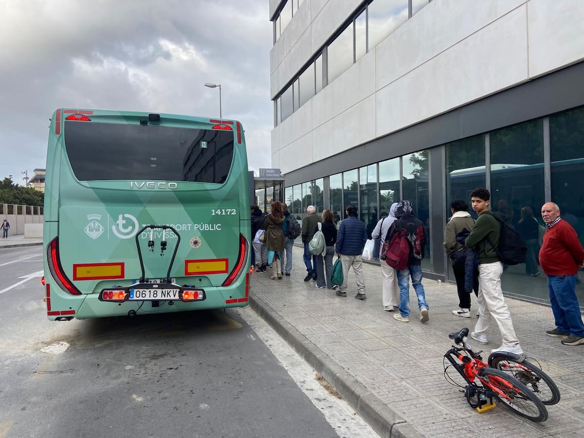 Tirón de orejas del Consell de Ibiza y penalización a Alsa: "la información al usuario ha sido nefasta"