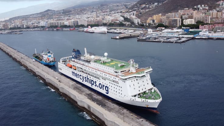 "Esto es el fruto de un sueño": El barco hospital más grande del mundo vuelve a visitar Tenerife