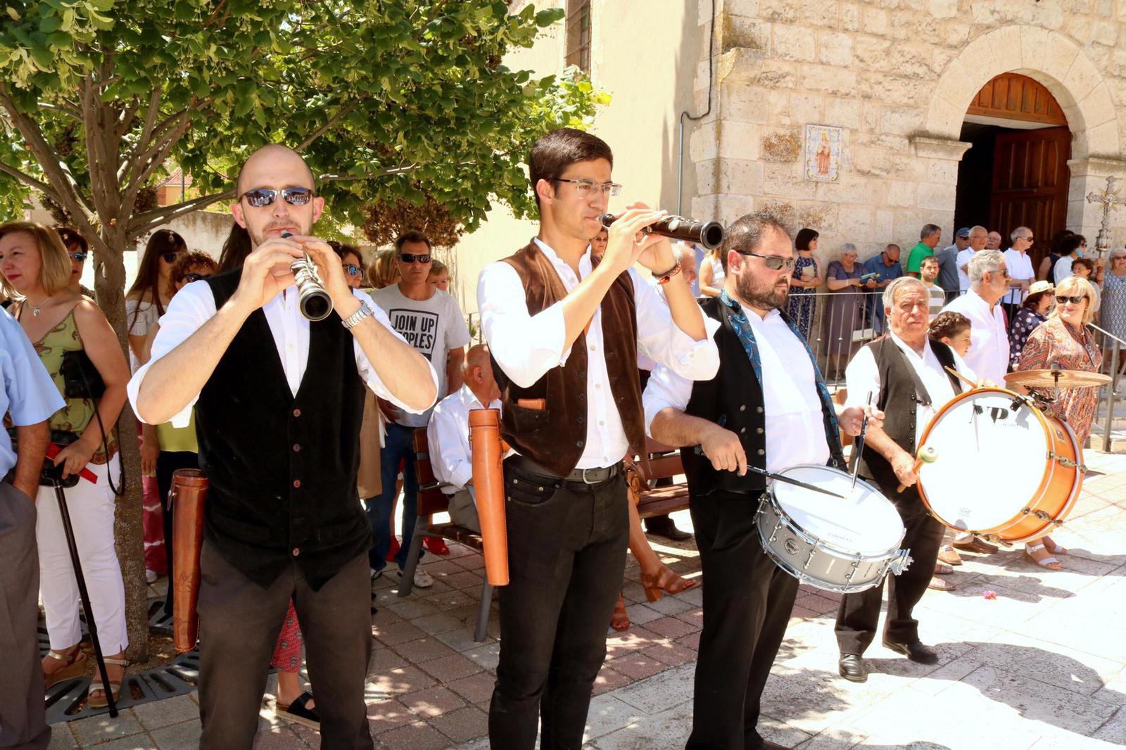 Tocando en una procesión