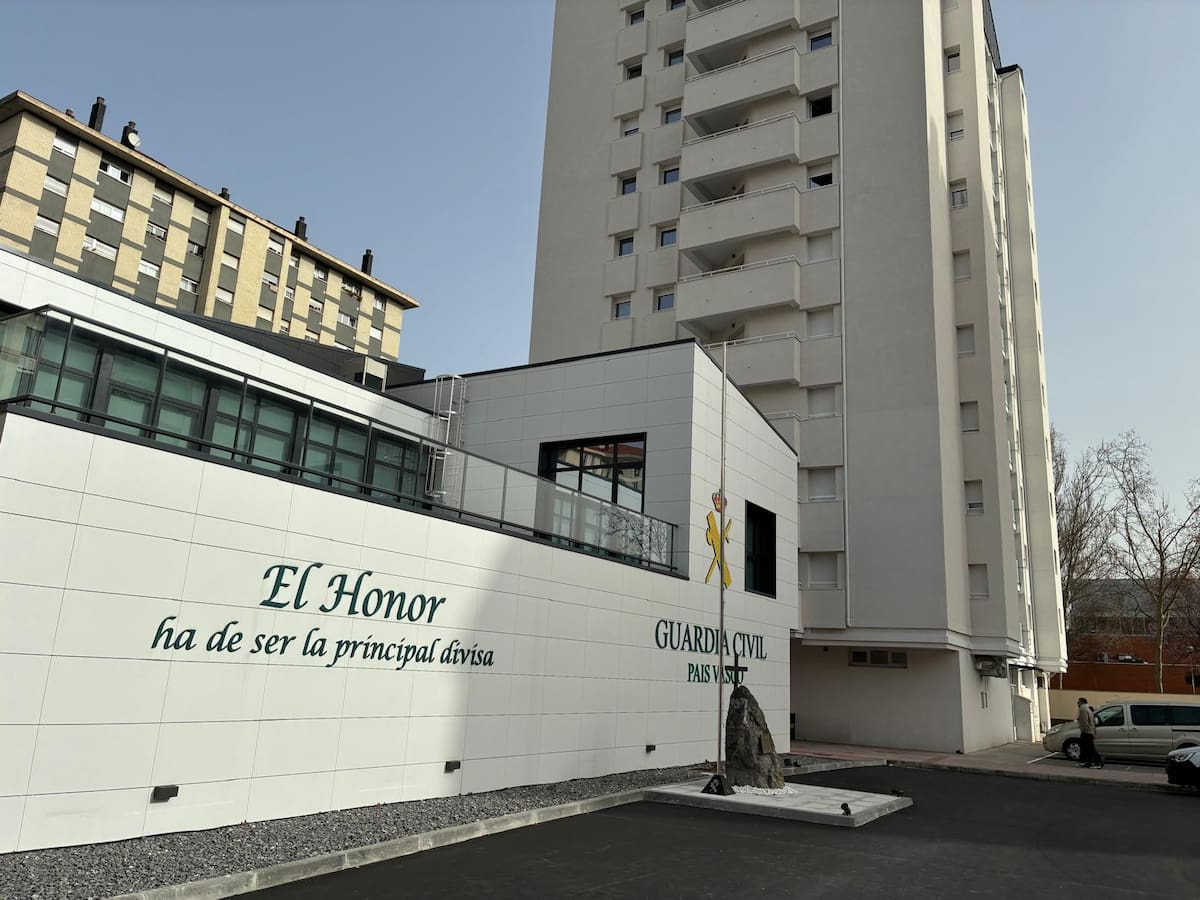 Conocemos el cuartel de la Guardia Civil de Sansomendi.
