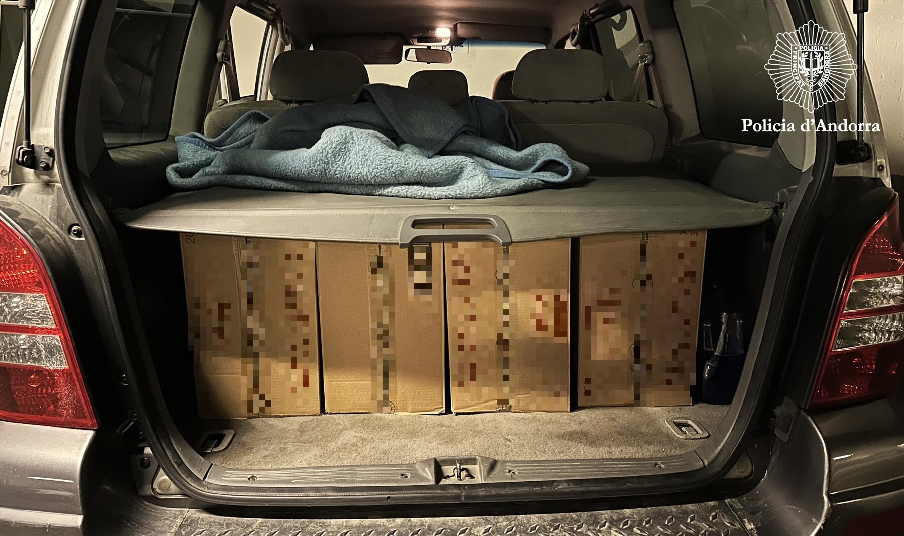 El tabac de contraban comisat a un home de 50 anys, dimecres a Santa Coloma.