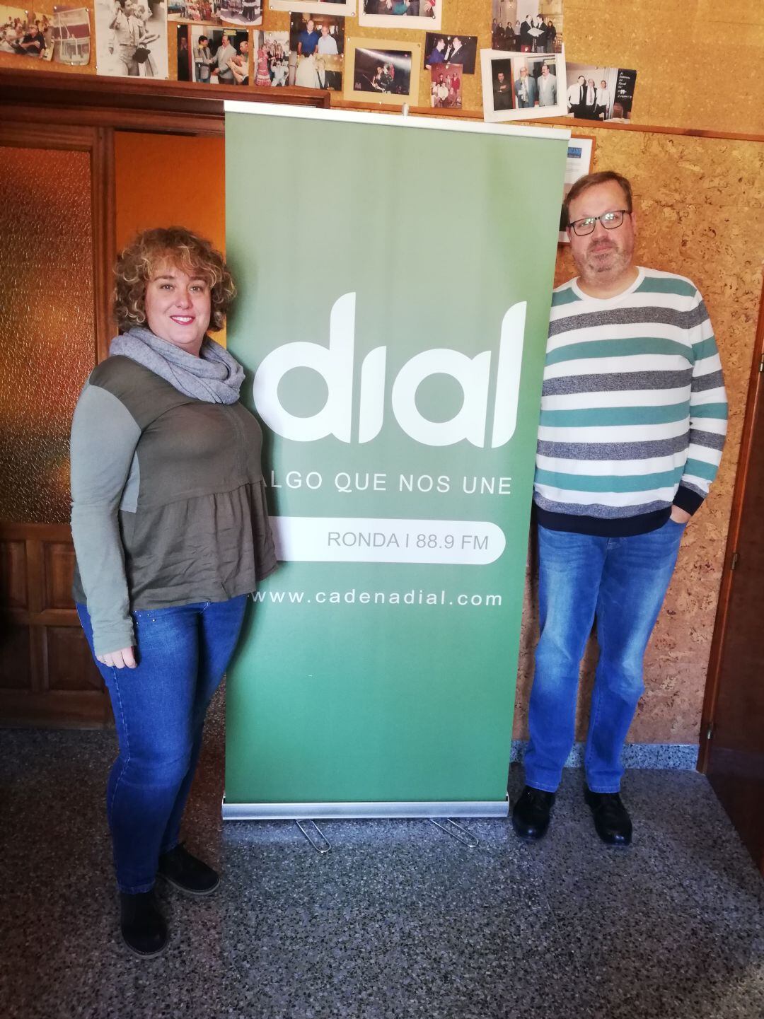 Ariadna Mateos junto al &#039;Dialero de Plata&#039;, Juan Miguel Aguilar en los estudios de la radio