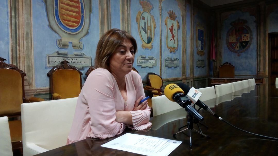 La alcaldesa de Medina, Teresa López, explica todo lo que está ocurriendo con la huelga encubierta de la policía