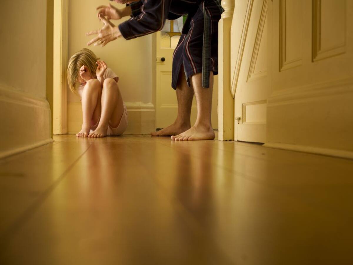 ¿Por qué proyectamos nuestros miedos en los niños?