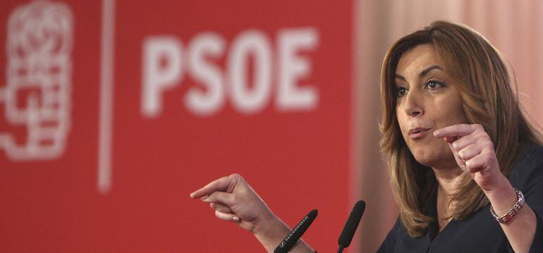 La precandidata a la Secretaría General del PSOE, Susana Díaz, interviene durante un encuentro con militantes y simpatizantes de la provincia de Ciudad Real, dentro del proceso de primarias. 