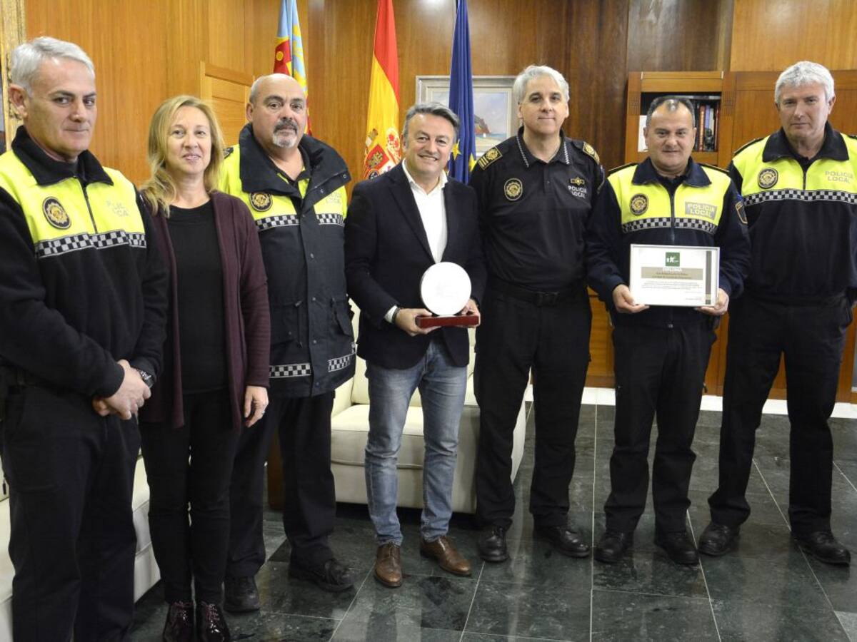 La UCE de la Policía Local, premiada por su defensa de los animales