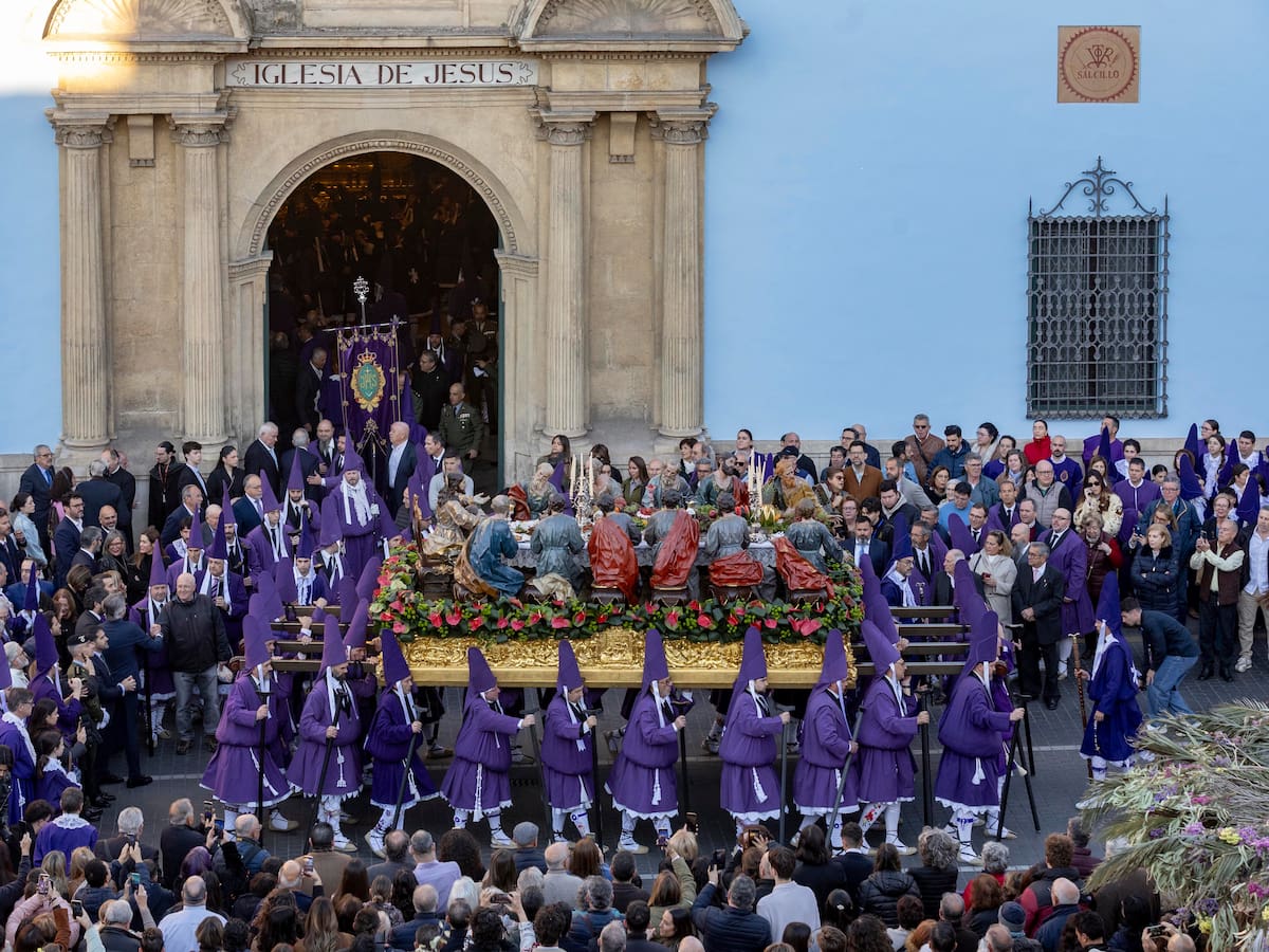 "Cada vez viene más gente. El año que viene vamos a necesitar un tráiler para los caramelos"