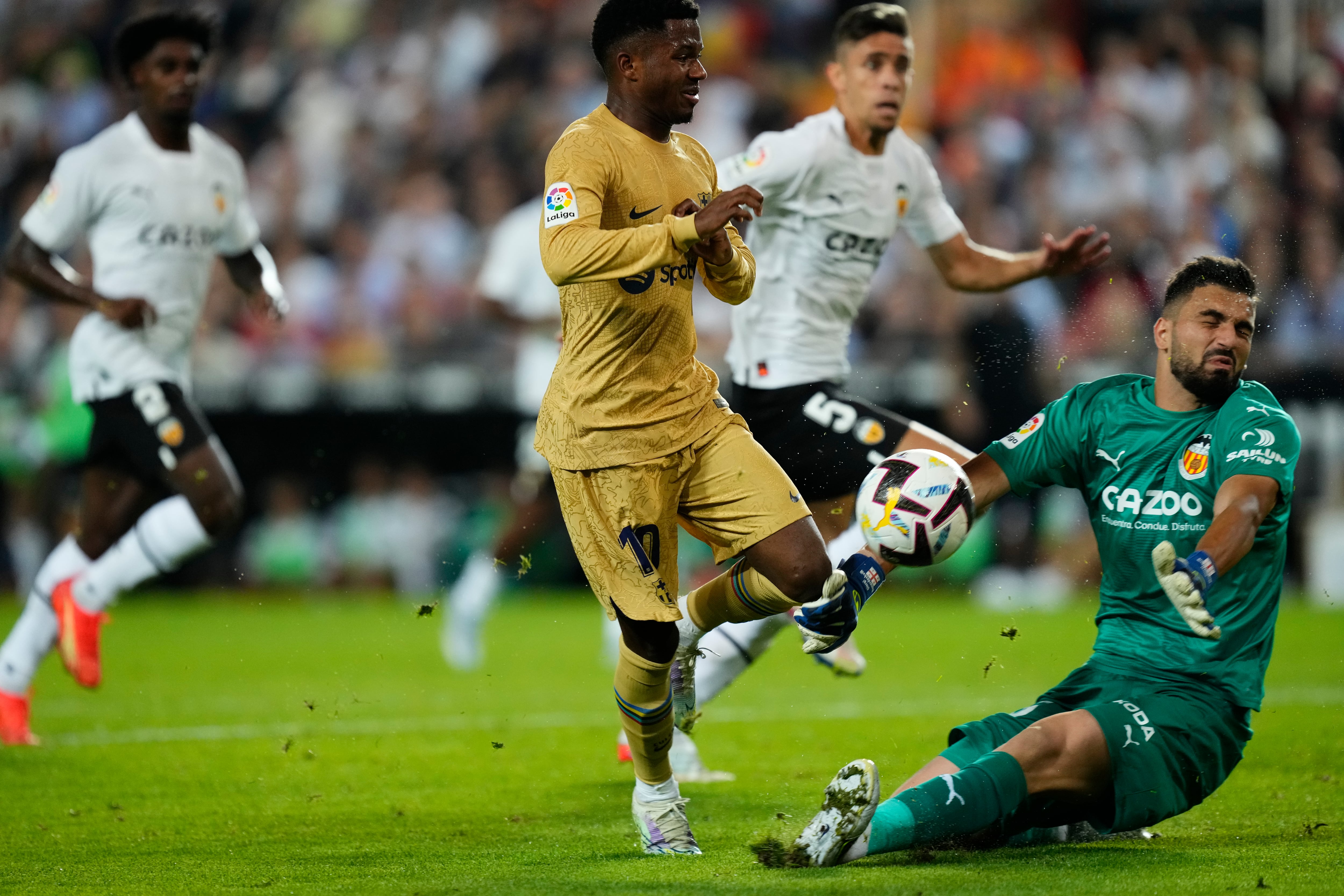 FC Barcelona y Valencia CF juegan el partido correspondiente a la jornada 24 de LaLiga Santander.