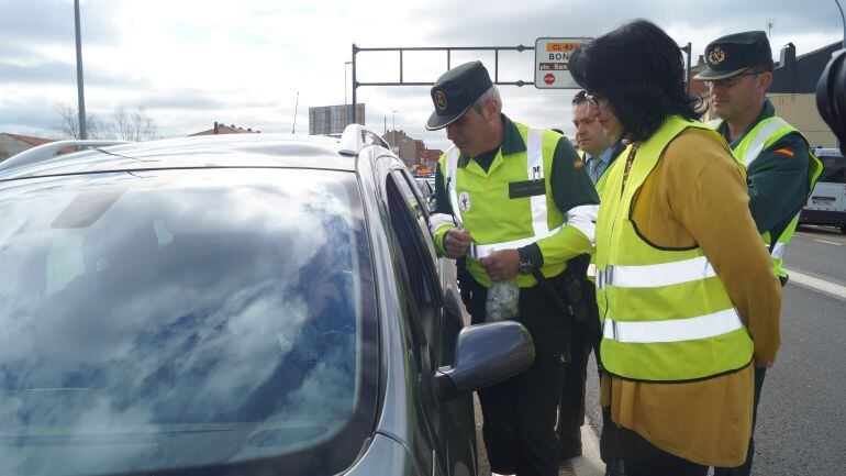 La subdelegada del Gobierno participó en el inicio de esta campaña de control de velocidad