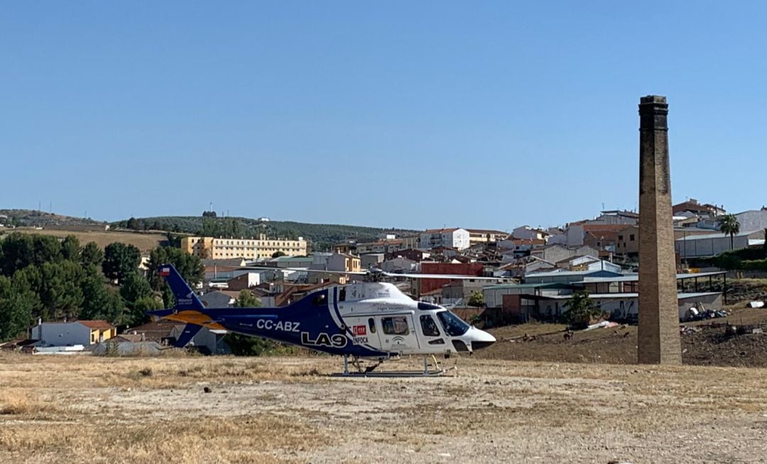 Helicóptero del Plan INFOCA en el lugar del incendio