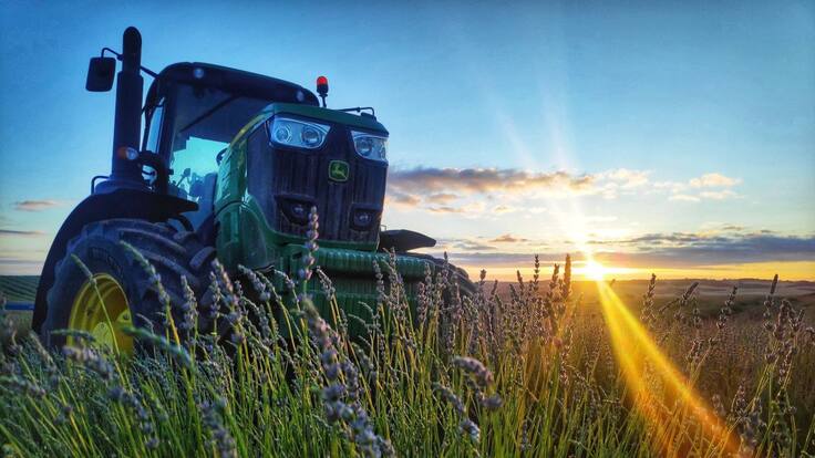"Las redes sociales me hacen tratar con mejor cara la actualidad que es estar tantas horas en el campo"