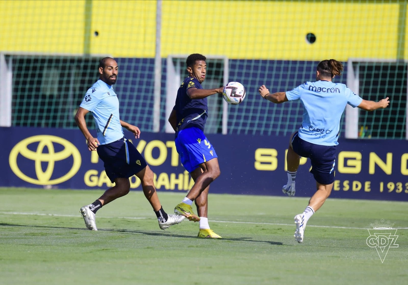 Choco Lozano y Fali entrenan con el Cádiz CF