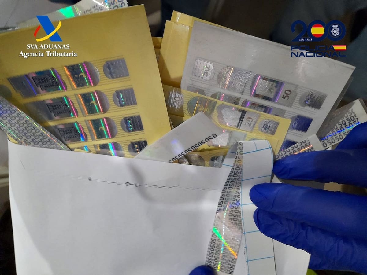 Detenido un joven malagueño por falsificar billetes de 50 euros, que vendía a cambio de criptomonedas