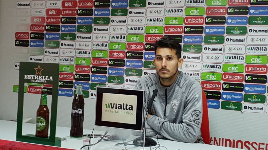 Armando en sala de prensa tras el entrenamiento en Cobatillas