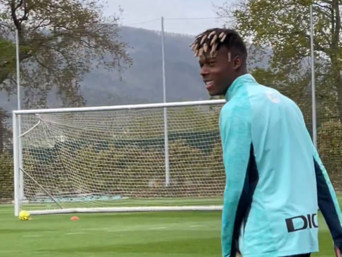 Nico Williams vuelve a entrenar con el Athletic: recibimiento con bromas en Lezama tras cinco semanas fuera