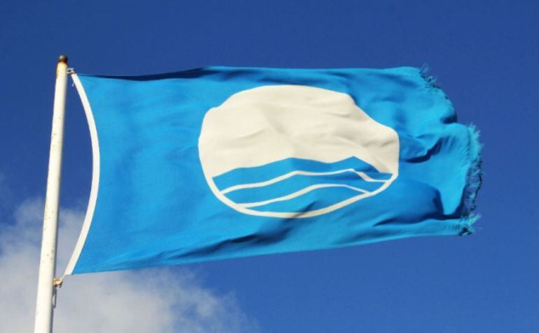 Cinco playas y un puerto menorquín tendrán esta bandera en verano.